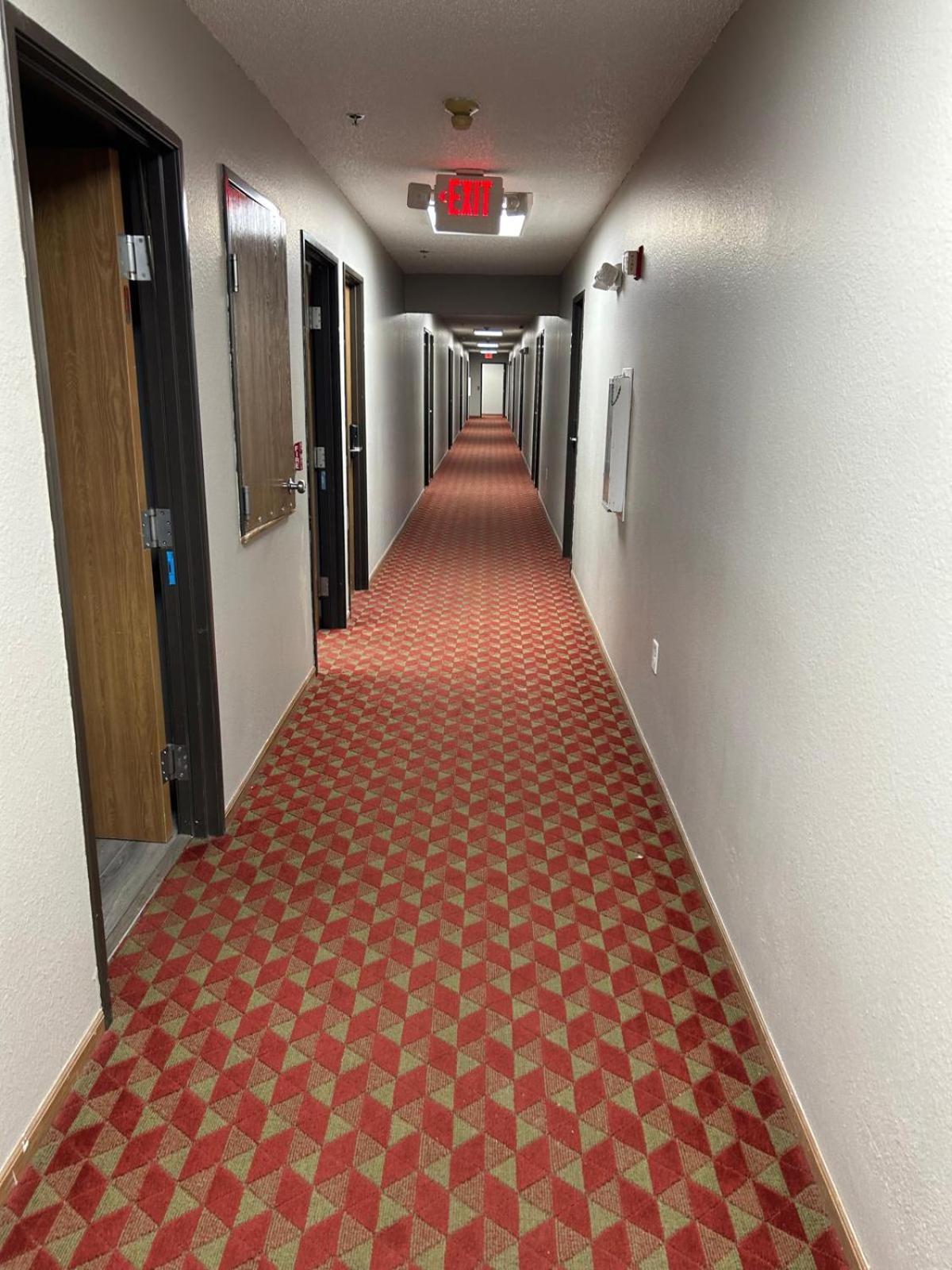 Super 8 By Wyndham Blair Hotel Exterior photo